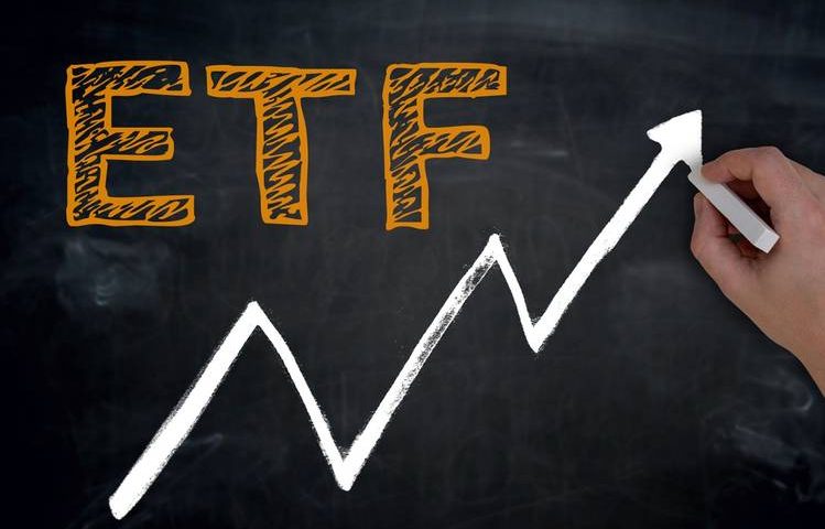 تصمیم SEC برای ETF بیت کوین به تاخیر افتاد !