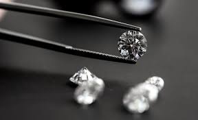 طرح بزرگ‌ترین الماس فروشی دنیا برای استفاده از بلاک چین